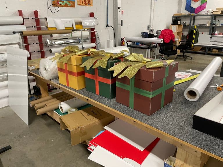 mobilier carton cadeau noel